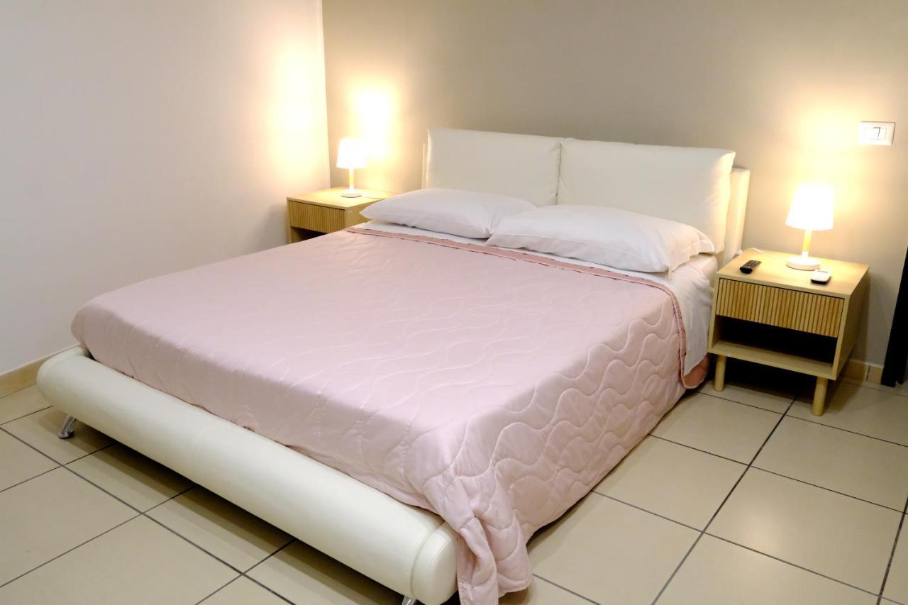 נאפולי Donna Elena B&B מראה חיצוני תמונה