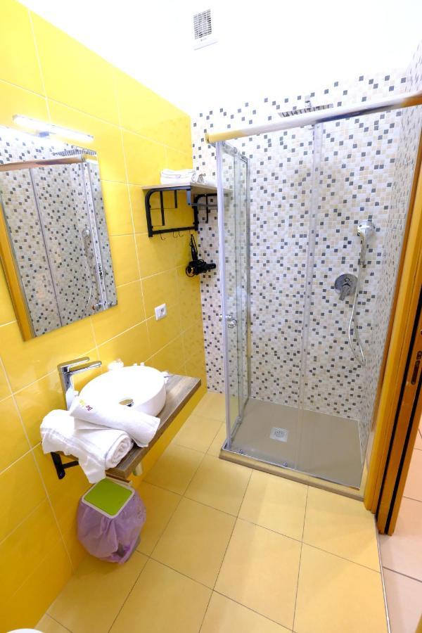 נאפולי Donna Elena B&B מראה חיצוני תמונה